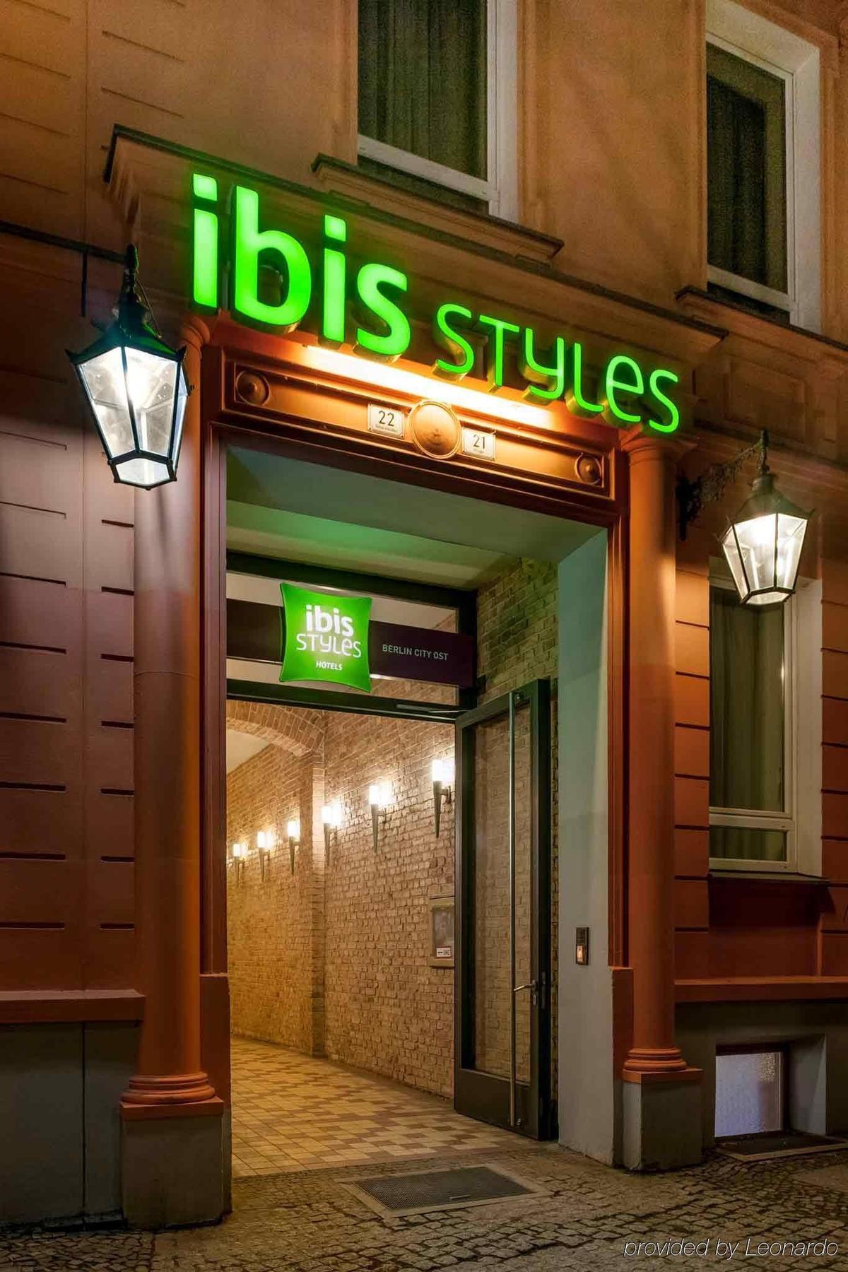 ホテル イビス スタイルズ ベルリン シティ オスト エクステリア 写真